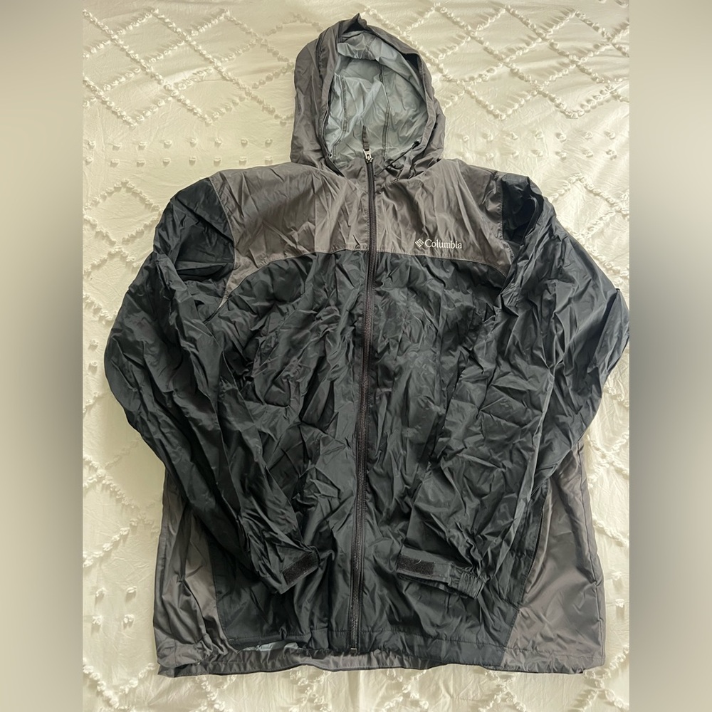 Columbia Men's Black and Gray Packable Hooded Windbreaker